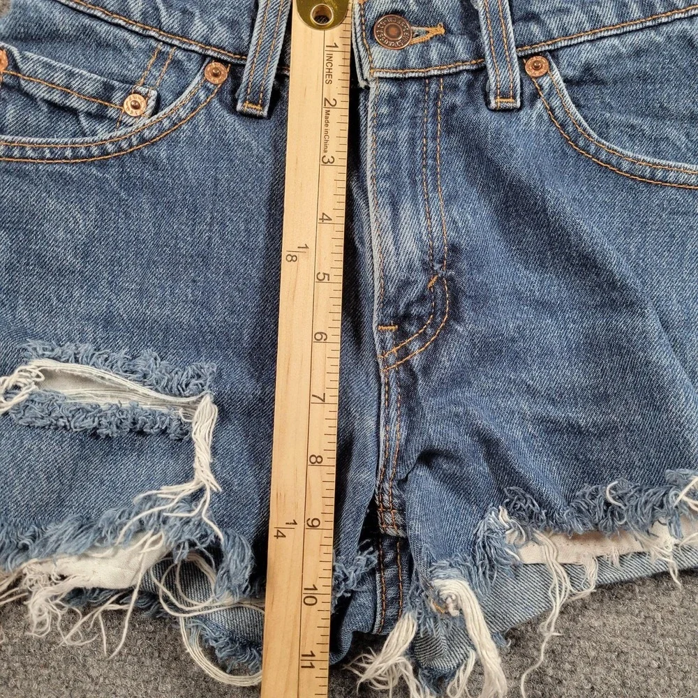 Levis‎ 517 Cutoff Shorts Womens 26 Blue Denim Distressed Raw Hem Casual Summer